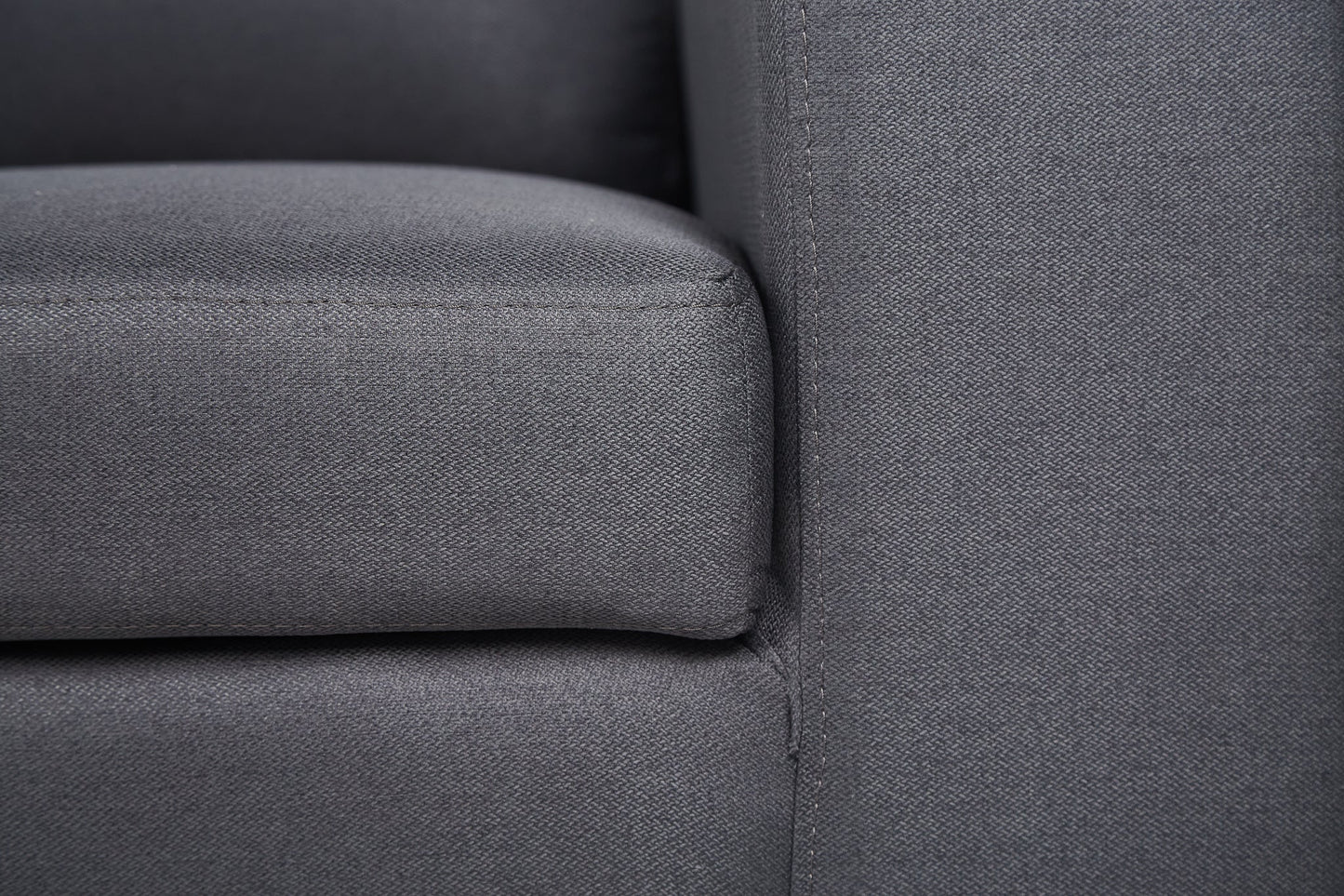 Sillón Etna - Gris Obscuro con patas plateadas - Tugow