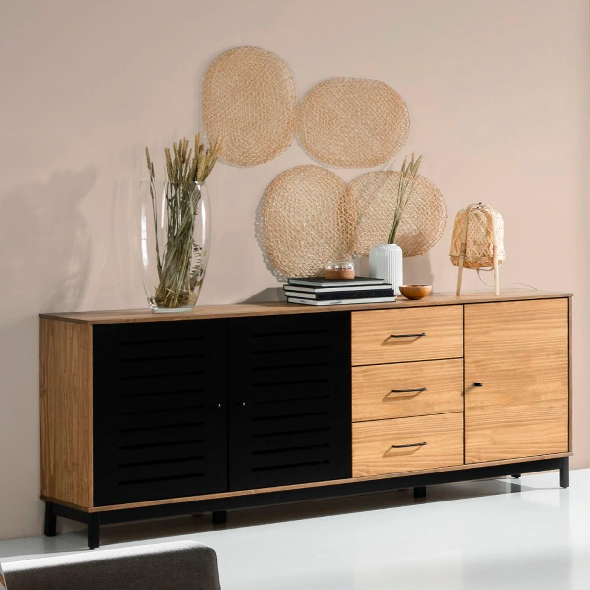 Credenza Panucci - Color Madera y Negro - Tu Gow